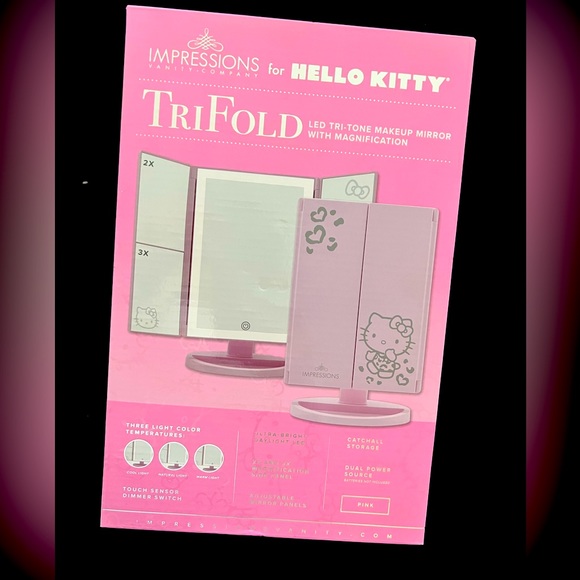 Hello kitty TriFold Make Up Mirror - Picture 1 of 2